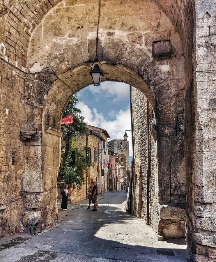 Vila L'Ira Di Dante Gubbio Exteriér fotografie